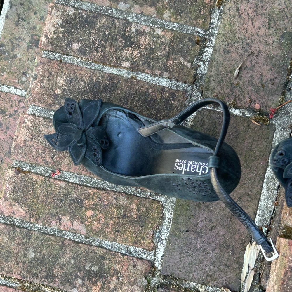 Charles David Black Wedge Heels - Picture 4 of 11